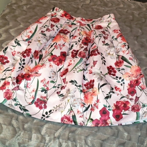 Forever 21 Dresses & Skirts - Floral pink midi skirt